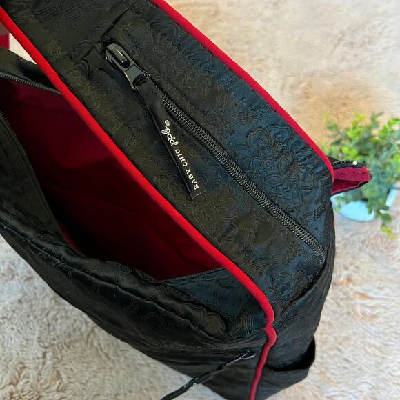 NWT Petunia Pickle Bottom Red and Black Diaper Shoulder Crossbody Bag - Picture 11 of 14